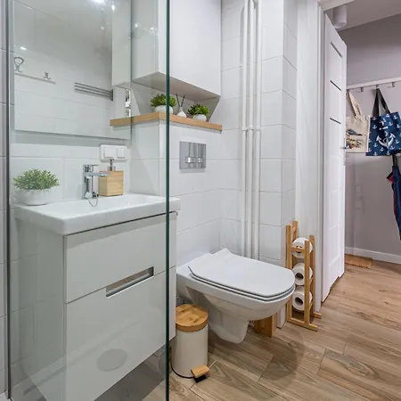 Apartament Avis Skwer Kościuszki 48 *