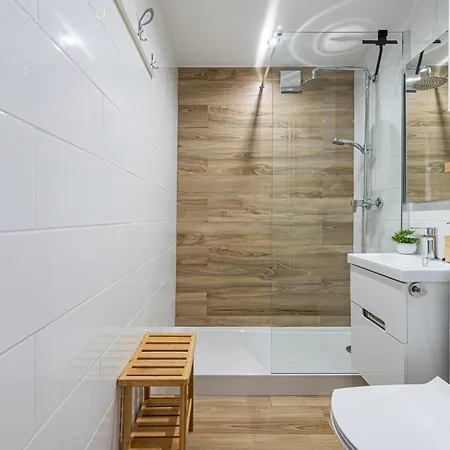 Apartament Avis Skwer Kościuszki 48 *