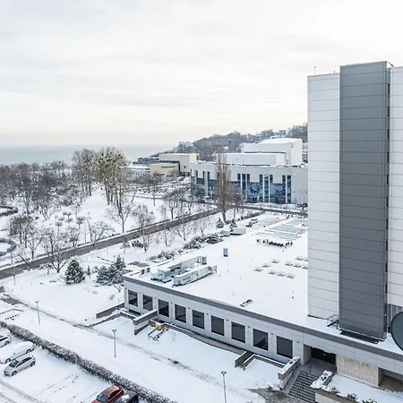 Avis Skwer Kościuszki 48 * Gdynia