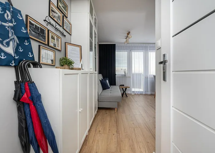 Avis Skwer Kosciuszki 48 * Gdynia